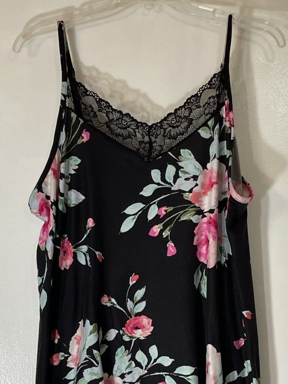 Women’s Black Floral Sleeveless Nightgown Size Large Lace Trim Soft Stretch